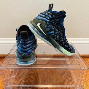 NIKE Lebron 17 Constellations Shoes Size 4